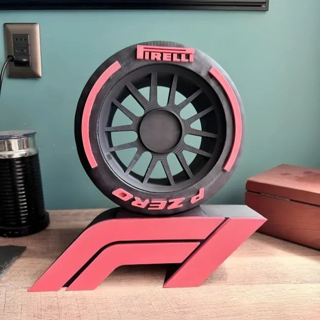 Neumático Decorativo F1 Pirelli + Base impreso en 3D Chile - Figura decorativa personalizada impresa en 3D