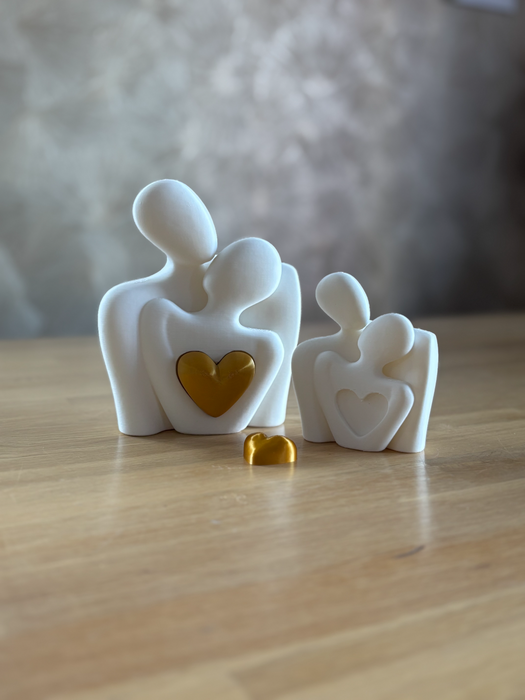 Figura Pareja con Corazón 3D – Escultura Romántica Decorativa