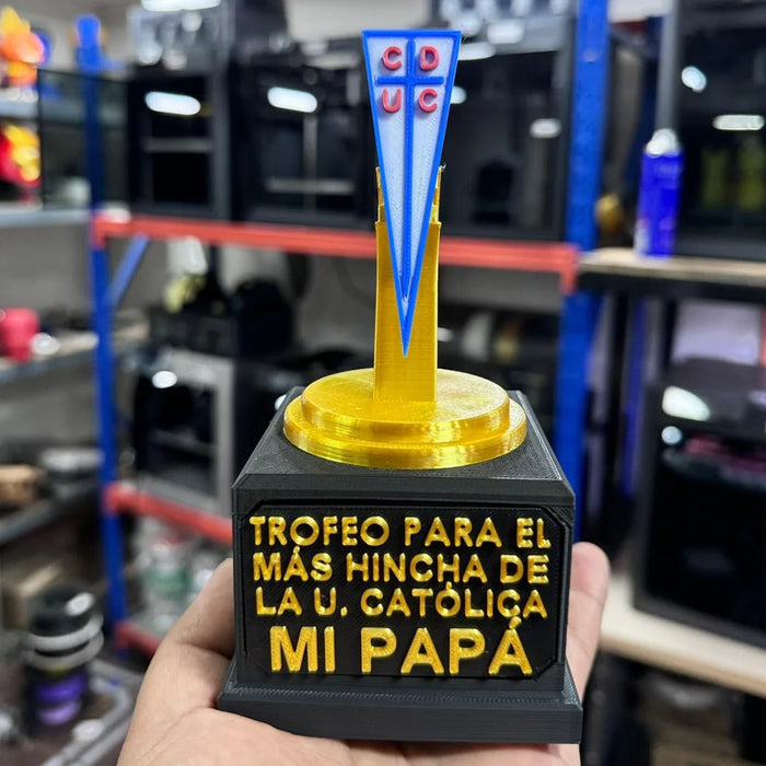 Trofeo Universidad Católica día del Papá impreso en 3D Chile - Figura decorativa personalizada impresa en 3D