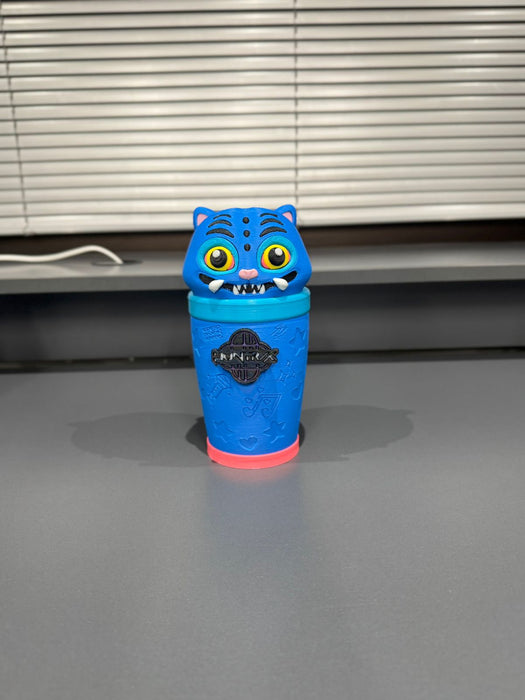 GUERRERAS K-POP + Microfono de HUNTRIX