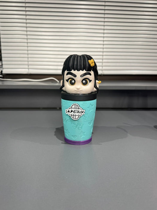 GUERRERAS K-POP + Microfono de HUNTRIX