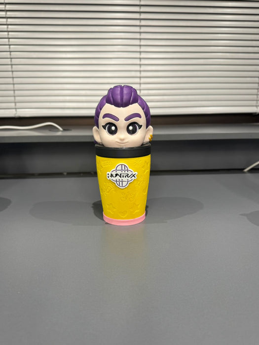 GUERRERAS K-POP + Microfono de HUNTRIX