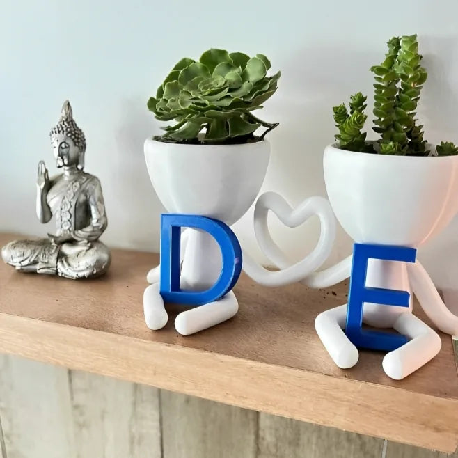 Maceta Unidos Corazón con Iniciales impreso en 3D Chile - Figura decorativa personalizada impresa en 3D