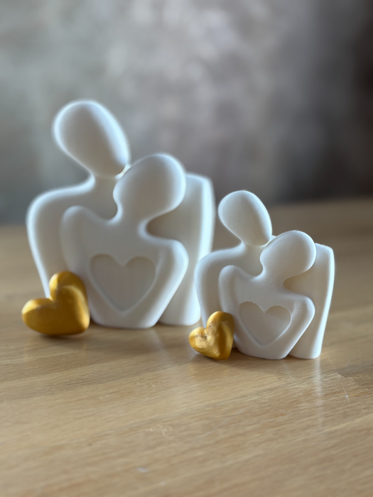 Figura Pareja con Corazón 3D – Escultura Romántica Decorativa