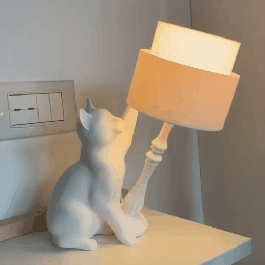 La lámpara de gravedad "Naughty Cat"